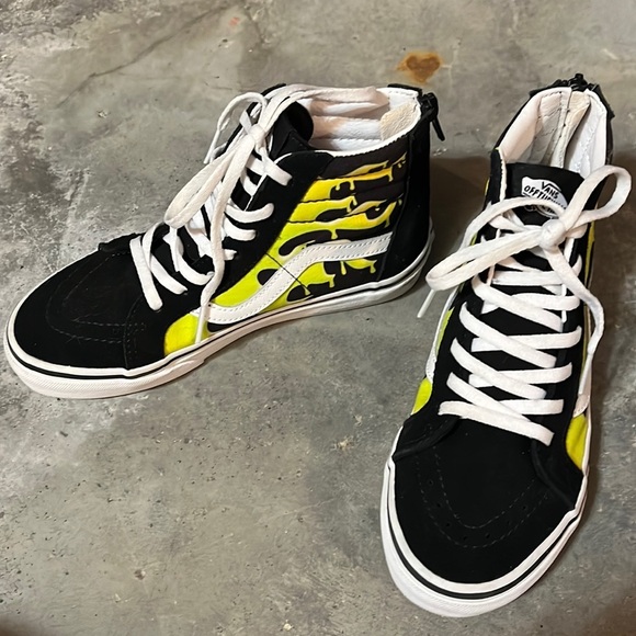 Vans Other - New flames vans size 3 youth RG